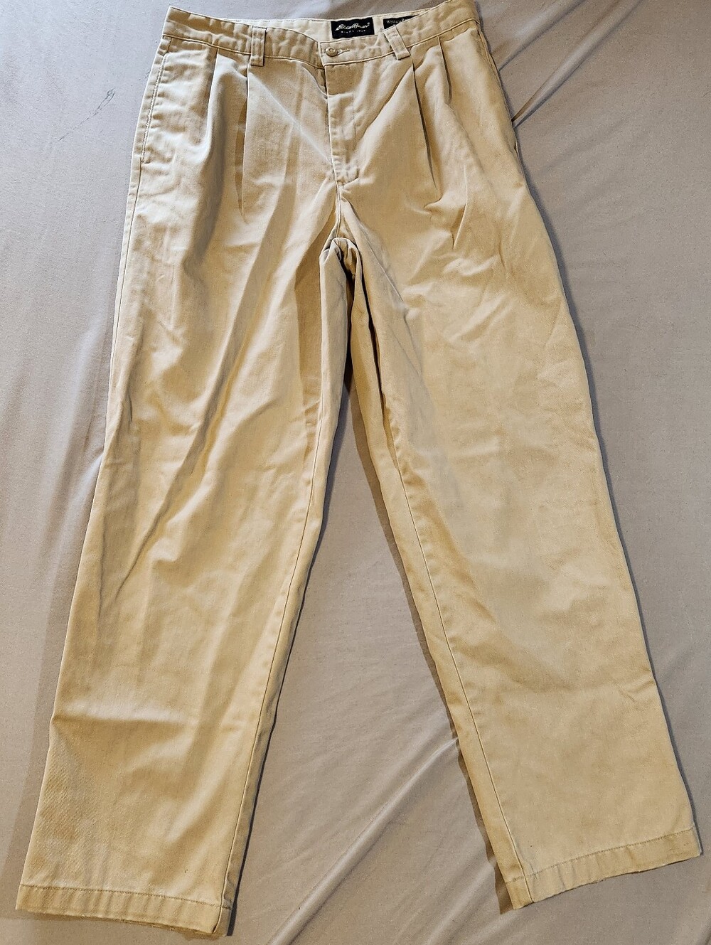 Eddie Bauer Vintage Men's Classic Pleated Chinos - Beige Jeans Outdoors Workwear